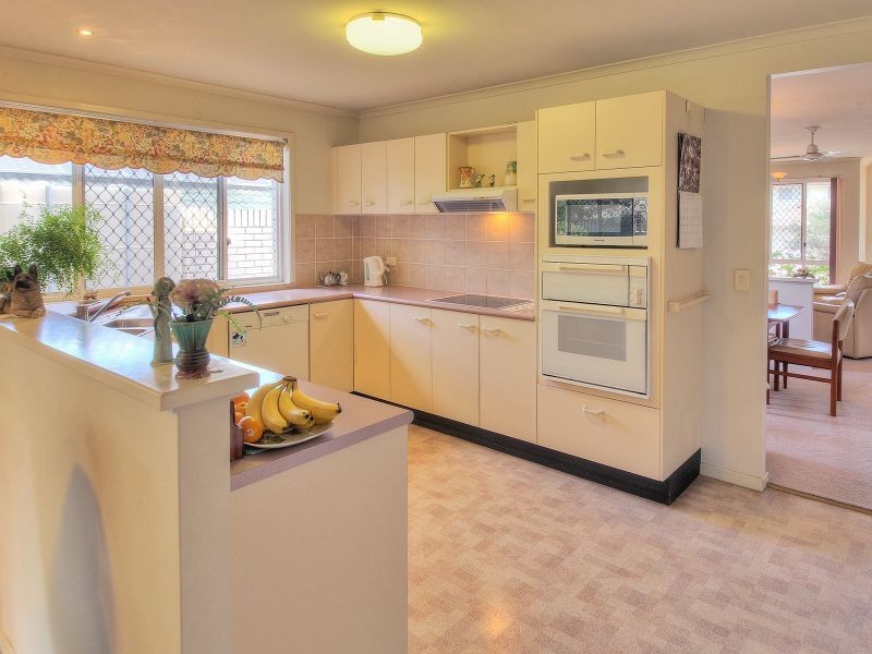 102 Flinders Crescent, Forest Lake QLD 4078