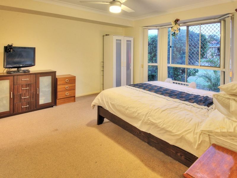 17 Glasshouse Crescent, Forest Lake QLD 4078