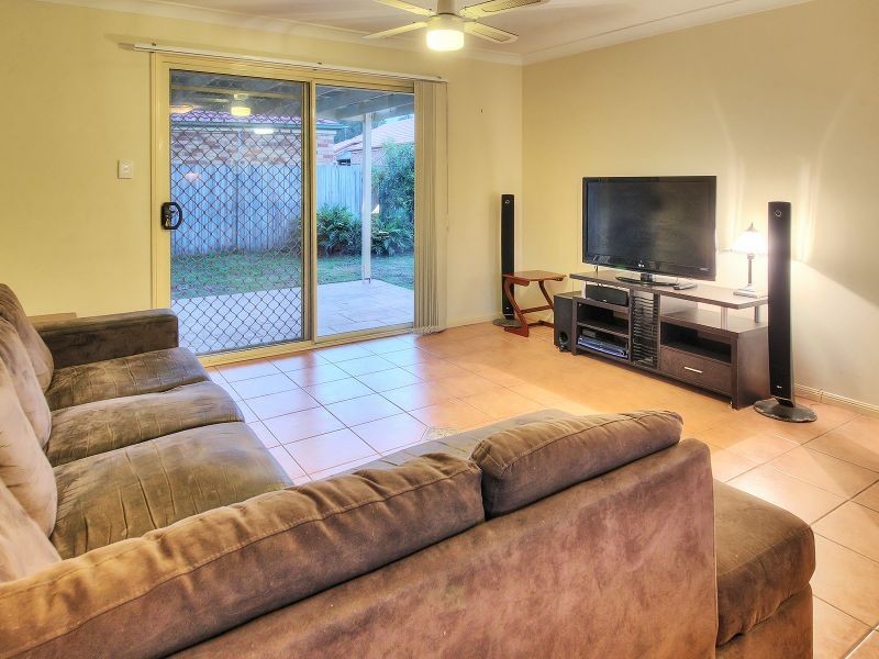 17 Glasshouse Crescent, Forest Lake QLD 4078