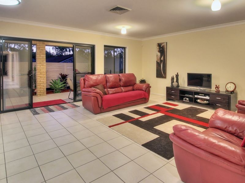 21 Desoto Place, Forest Lake QLD 4078