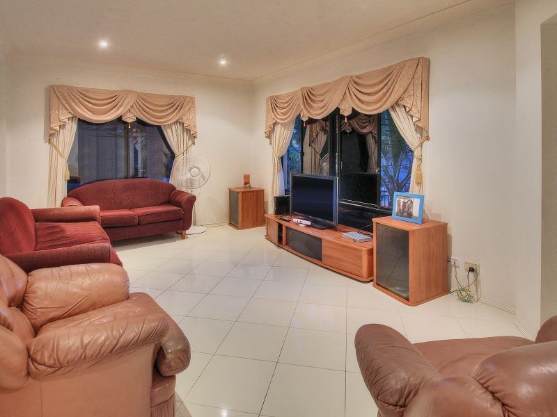 38 The Esplanade, Forest Lake QLD 4078