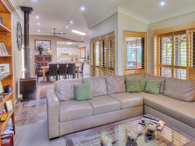 51 Wallaroo Way, Doolandella QLD 4077