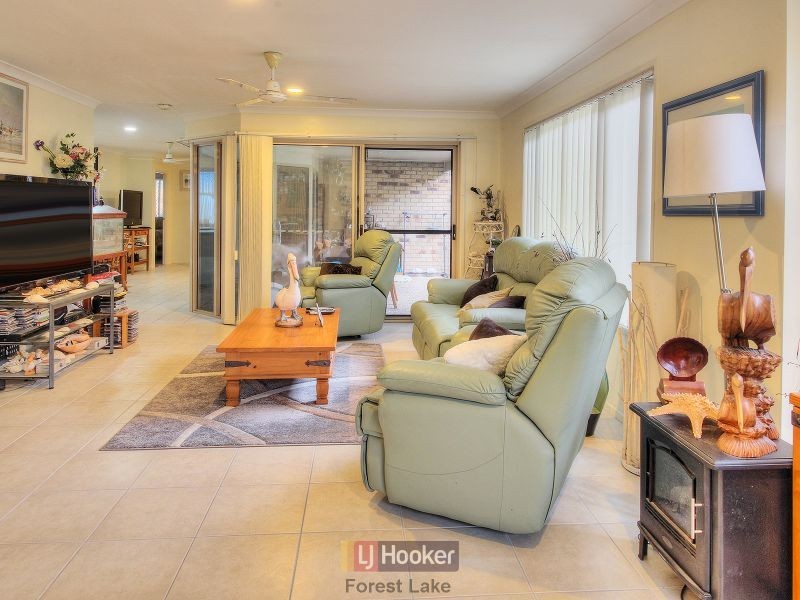 86 Serrata Circuit, Forest Lake QLD 4078