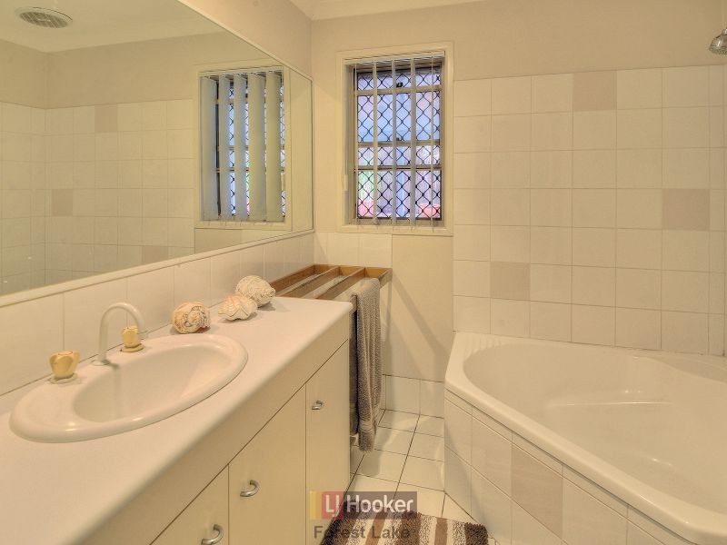 86 Serrata Circuit, Forest Lake QLD 4078