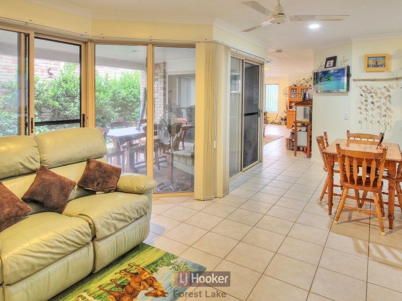 86 Serrata Circuit, Forest Lake QLD 4078