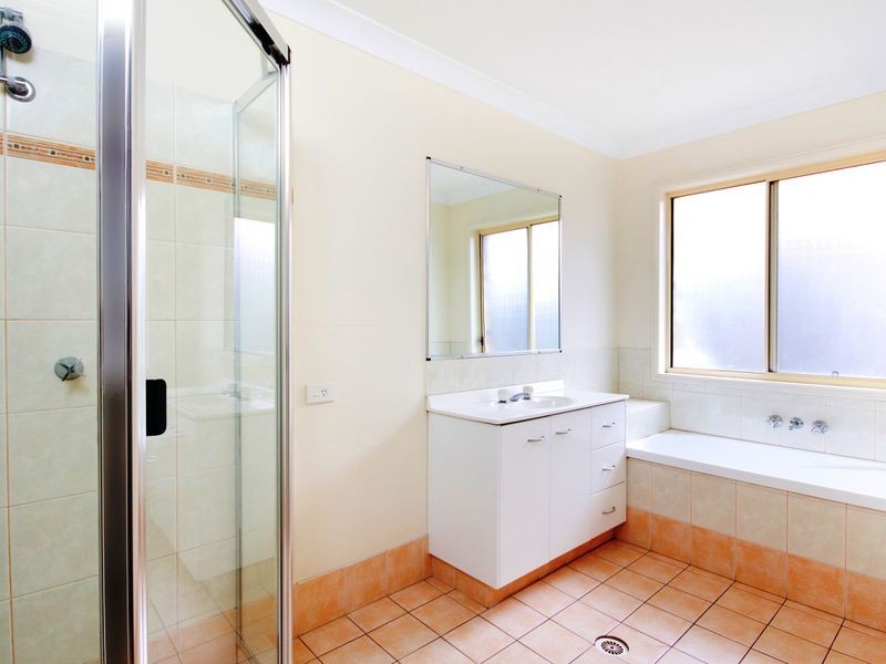 24 Belmore Crescent, Forest Lake QLD 4078