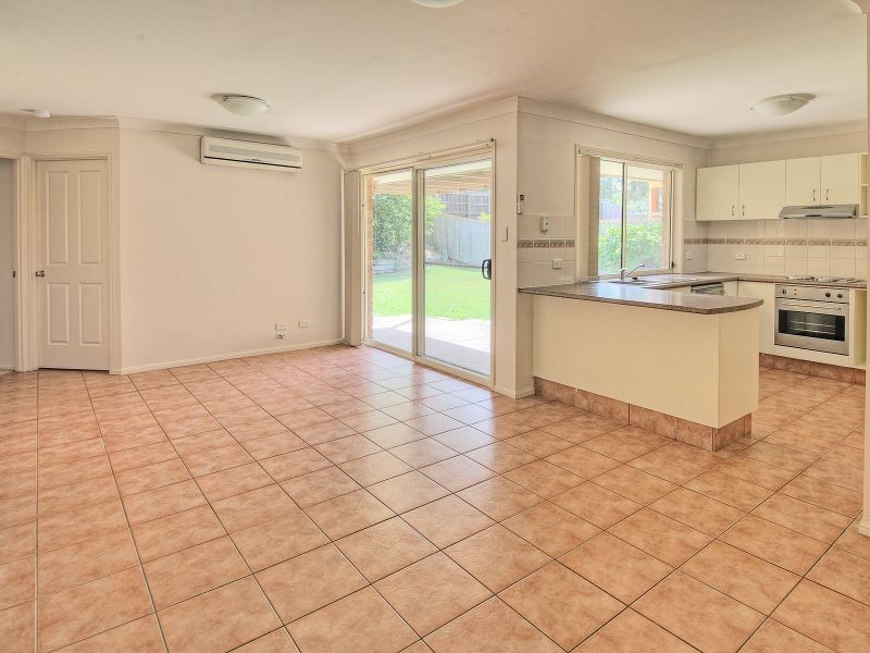 1 Ridgeway Street, Forest Lake QLD 4078