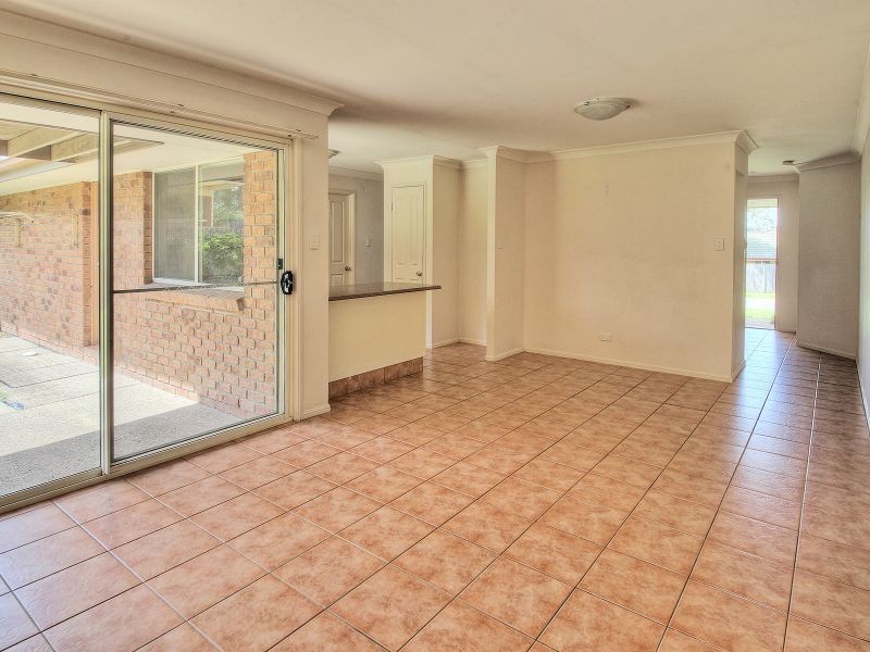 1 Ridgeway Street, Forest Lake QLD 4078