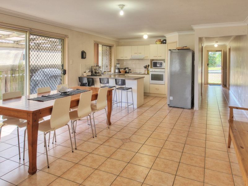 25 Columbus Place, Forest Lake QLD 4078