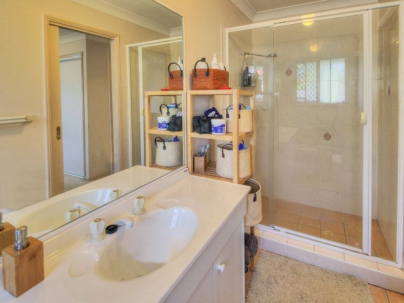 25 Columbus Place, Forest Lake QLD 4078