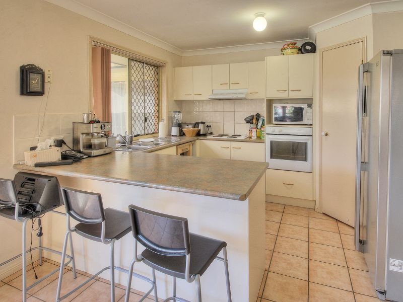 25 Columbus Place, Forest Lake QLD 4078