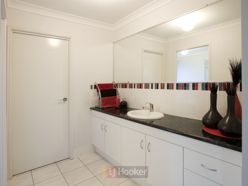 15 Ironbark Place, Heathwood QLD 4110