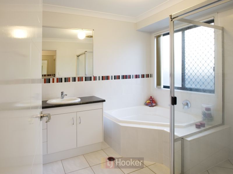 15 Ironbark Place, Heathwood QLD 4110