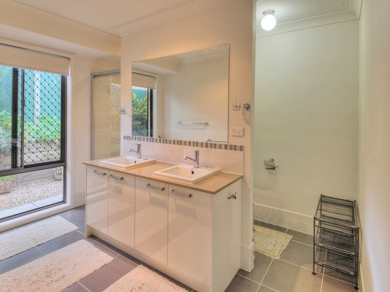 2 Peppermint Lane, Forest Lake QLD 4078