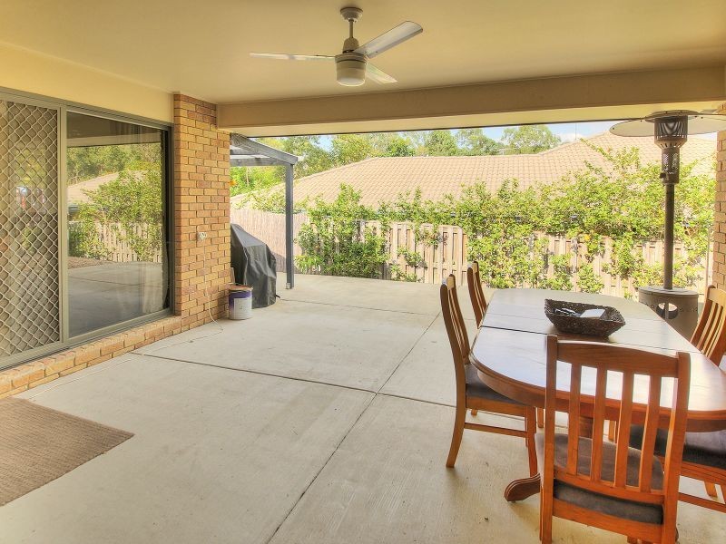 2 Peppermint Lane, Forest Lake QLD 4078