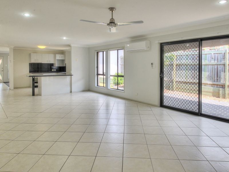 84 Snowy River Circuit, Forest Lake QLD 4078