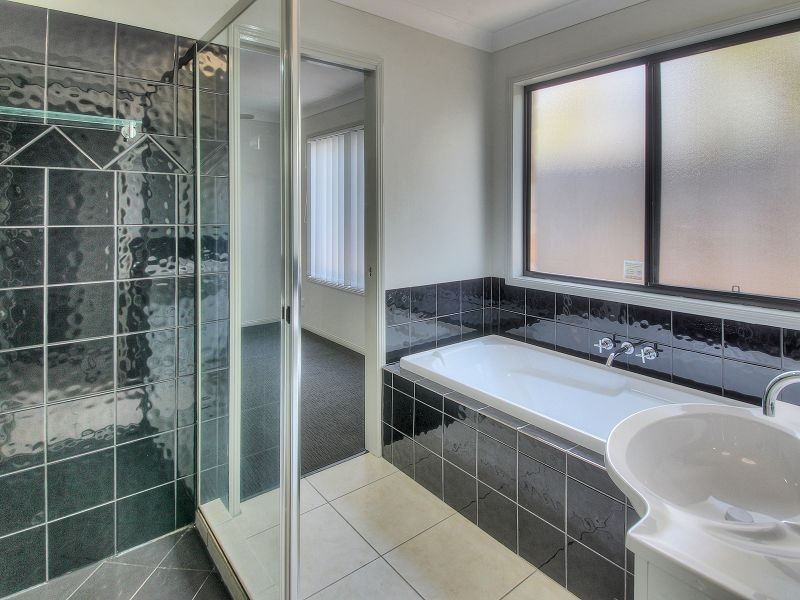 84 Snowy River Circuit, Forest Lake QLD 4078