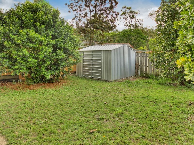 8 Beaufront Place, Forest Lake QLD 4078