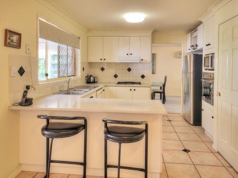 15 Burke Place, Forest Lake QLD 4078