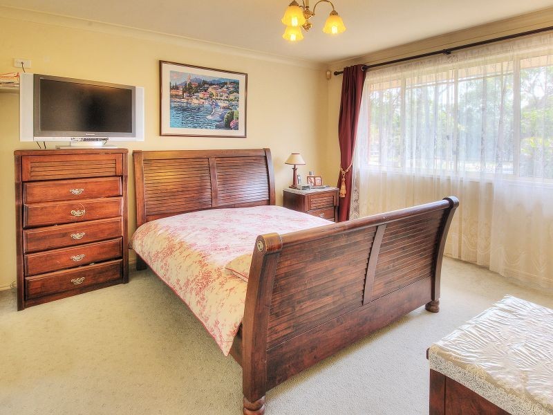 15 Burke Place, Forest Lake QLD 4078