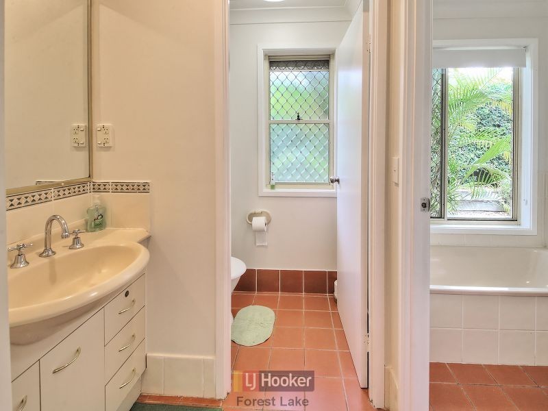 13 Tenterfield Place, Forest Lake QLD 4078