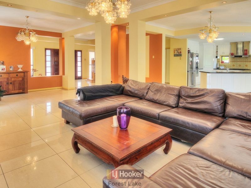 15 The Esplanade, Forest Lake QLD 4078