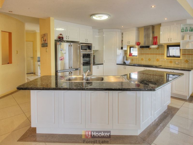 15 The Esplanade, Forest Lake QLD 4078