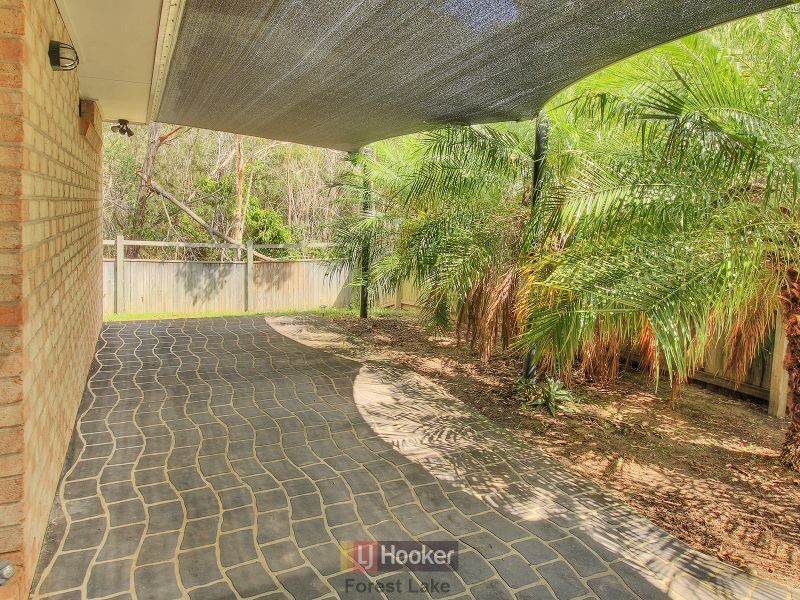 8 Wren Close, Forest Lake QLD 4078