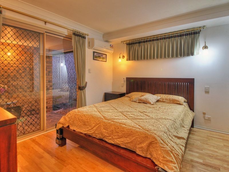 42 Scarlet Place, Forest Lake QLD 4078