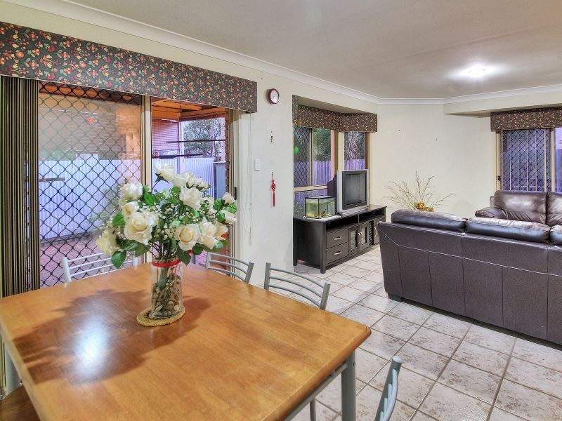 42 Scarlet Place, Forest Lake QLD 4078