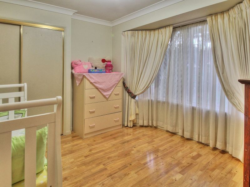 42 Scarlet Place, Forest Lake QLD 4078