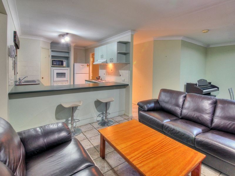 42 Scarlet Place, Forest Lake QLD 4078