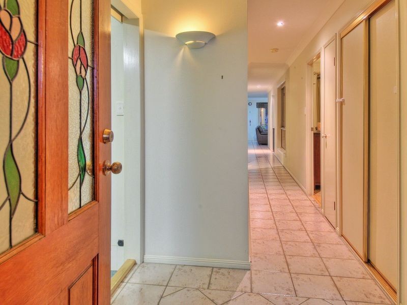 42 Scarlet Place, Forest Lake QLD 4078