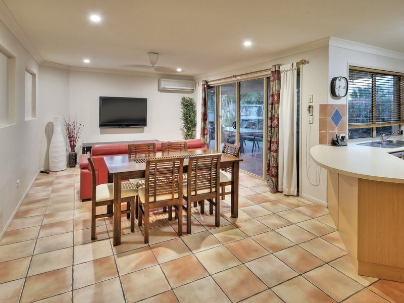 21 Simpson Way, Forest Lake QLD 4078