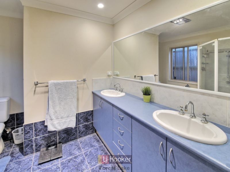 21 Simpson Way, Forest Lake QLD 4078