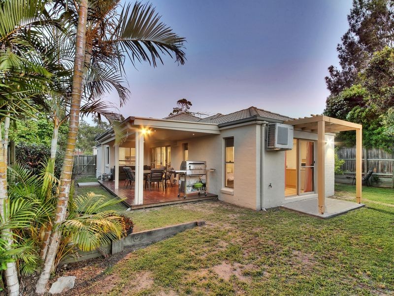 21 Simpson Way, Forest Lake QLD 4078