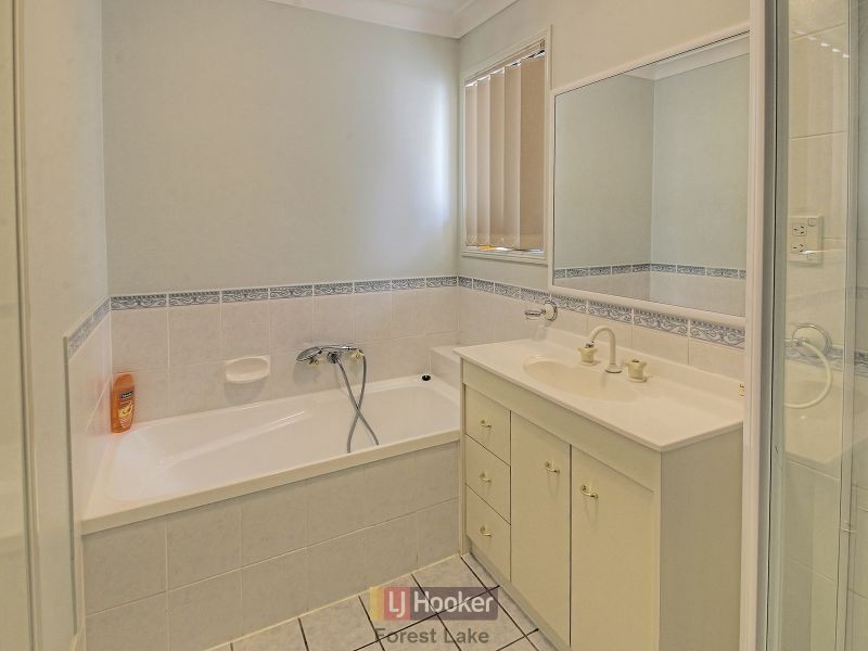 60 Central Street, Forest Lake QLD 4078