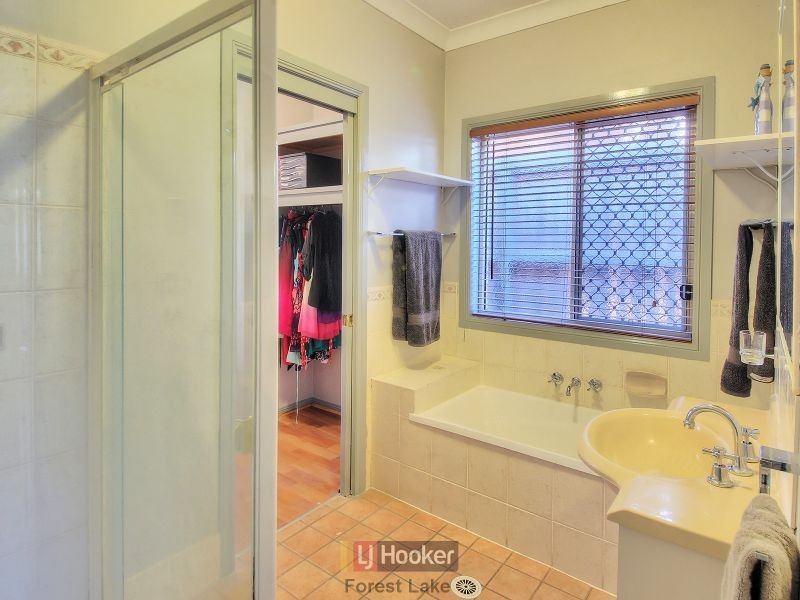 4 Thornton Close, Forest Lake QLD 4078