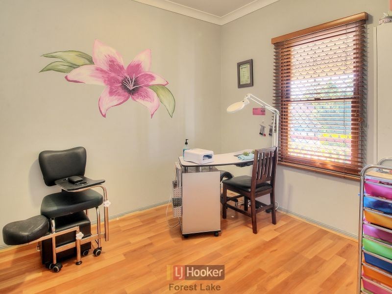 4 Thornton Close, Forest Lake QLD 4078