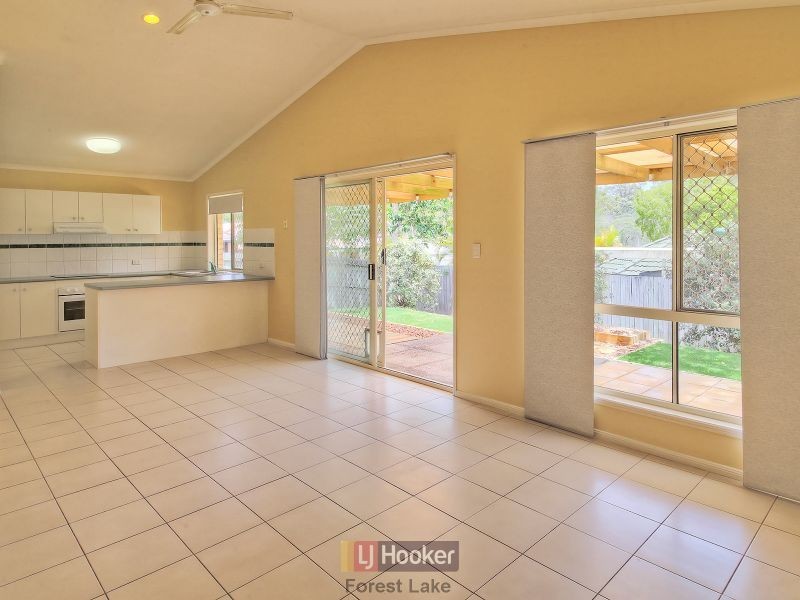 4 Pintail Crescent, Forest Lake QLD 4078