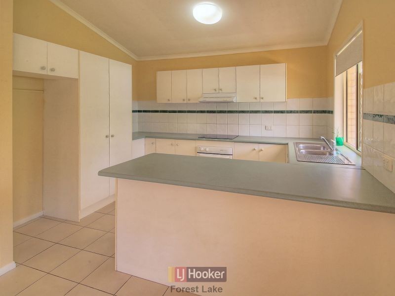 4 Pintail Crescent, Forest Lake QLD 4078