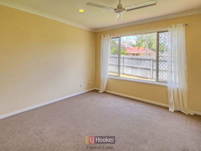 4 Pintail Crescent, Forest Lake QLD 4078