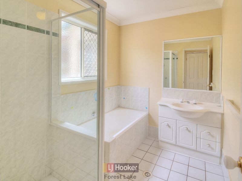 4 Pintail Crescent, Forest Lake QLD 4078