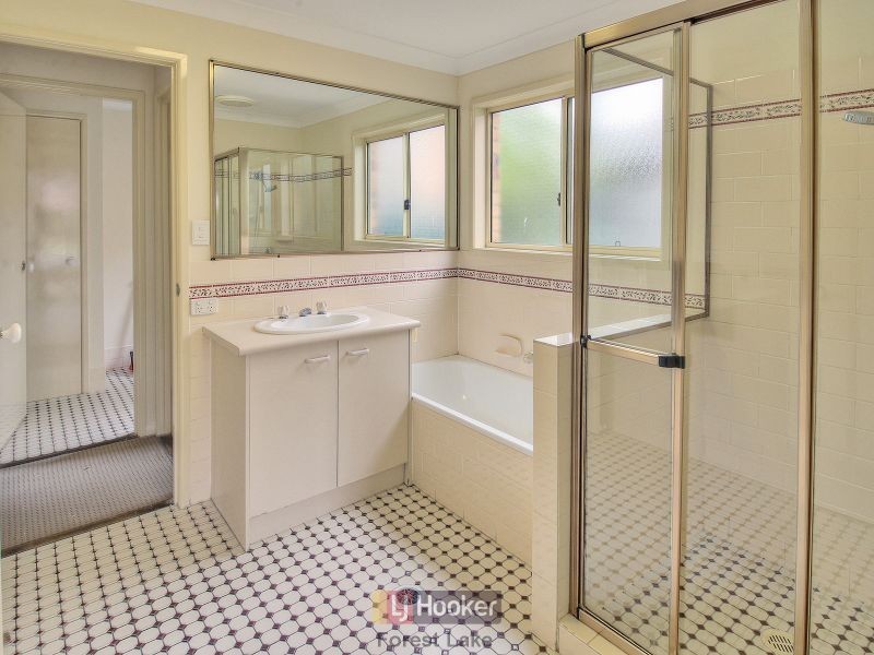 22 Solander Circuit, Forest Lake QLD 4078