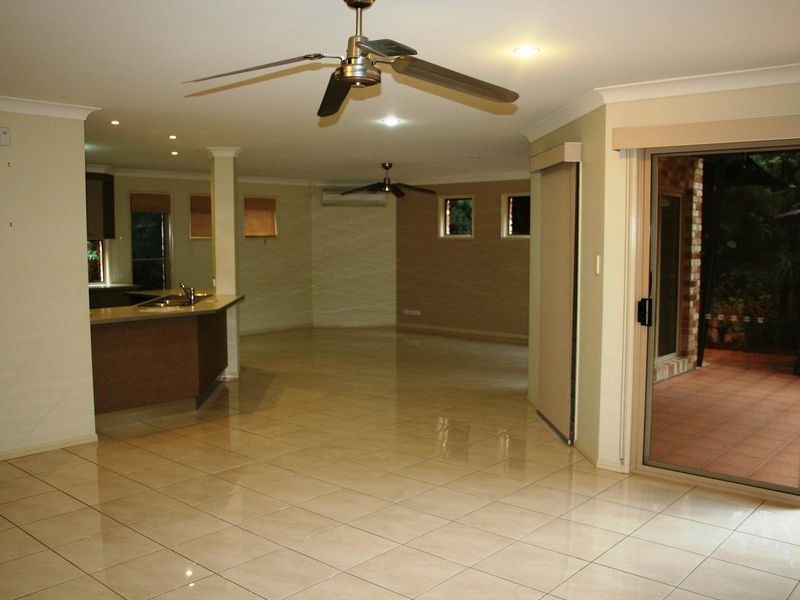 4 Elwood Street, Forest Lake QLD 4078