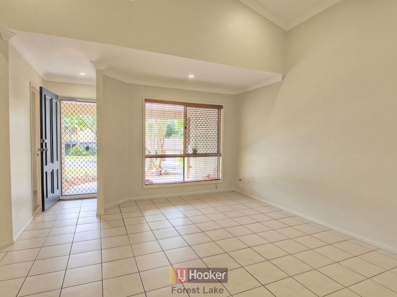 17 Agathis Place, Forest Lake QLD 4078