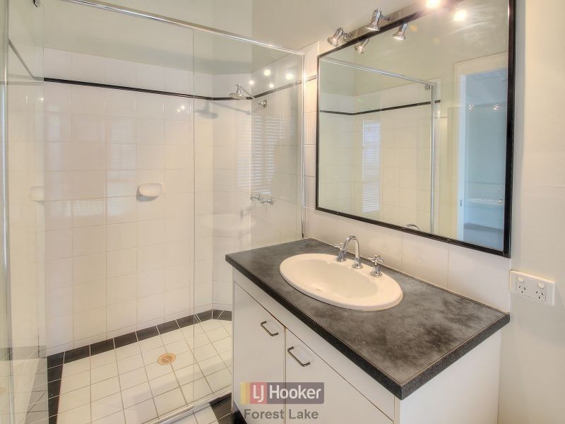 17 Agathis Place, Forest Lake QLD 4078