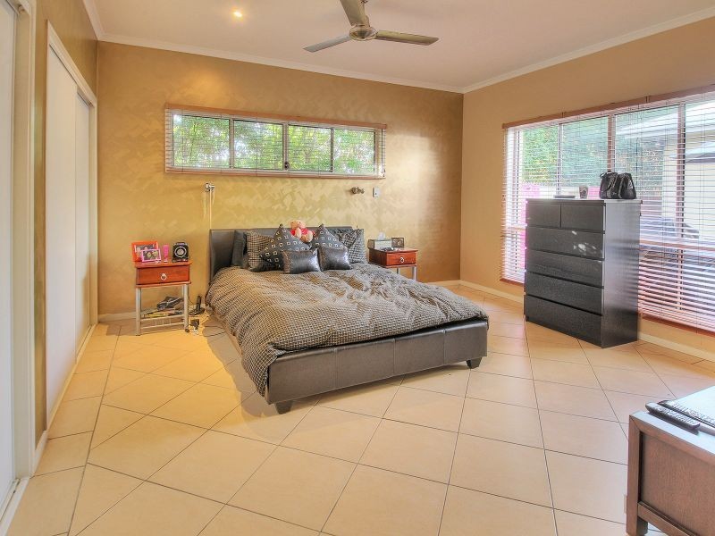 20 Mapleton Crescent, Forest Lake QLD 4078