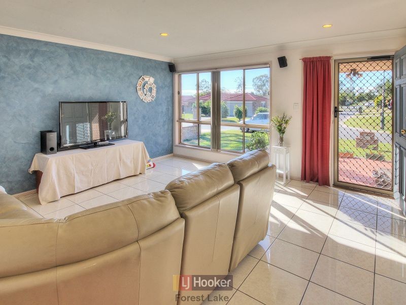 9 Kew Close, Forest Lake QLD 4078