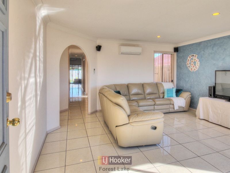9 Kew Close, Forest Lake QLD 4078